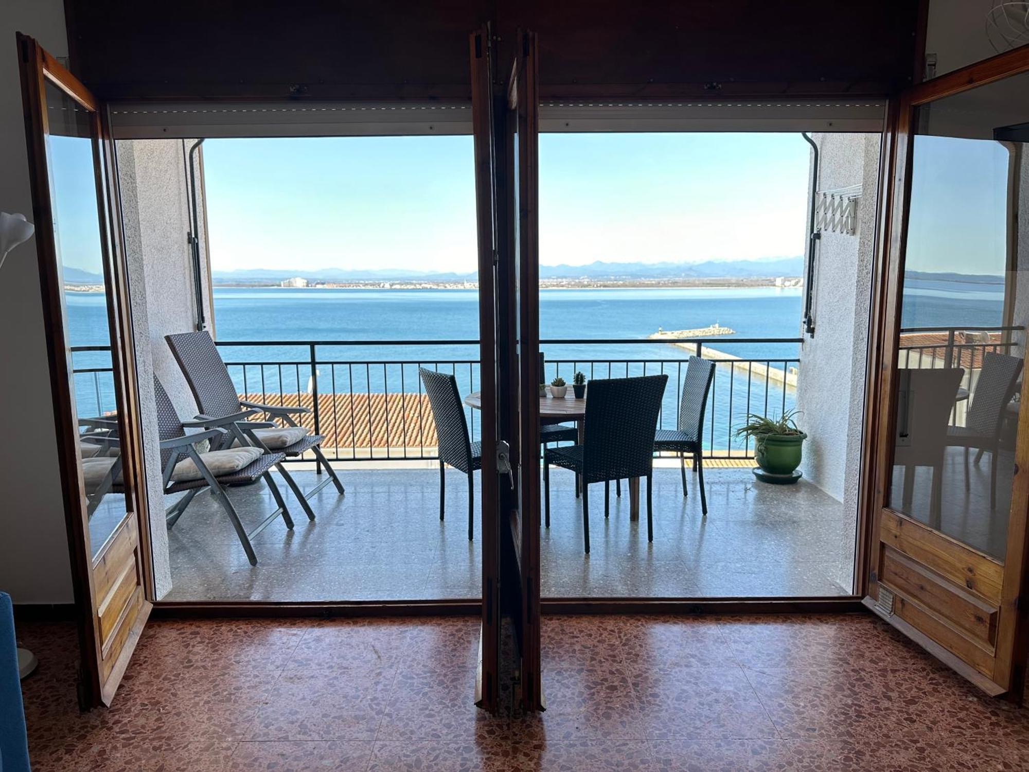 Agi Les Roques Apartment Roses